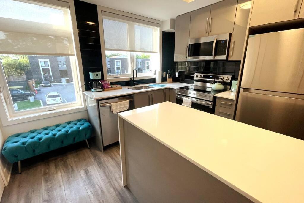 Exquisite, Bright & Modern Condo. Niagara Falls Exterior photo